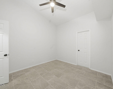 821 Los Lagos Way - Photo Thumbnail 22