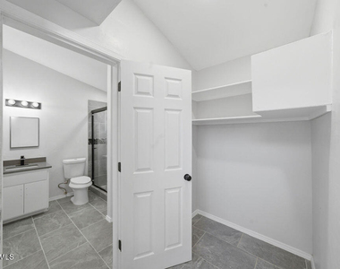821 Los Lagos Way - Photo Thumbnail 19