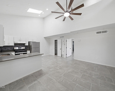 821 Los Lagos Way - Photo Thumbnail 3