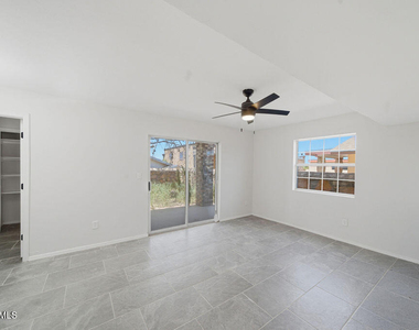 821 Los Lagos Way - Photo Thumbnail 11