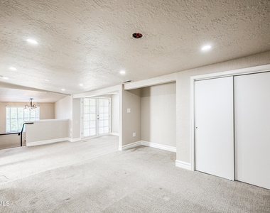 715 E Robinson Avenue - Photo Thumbnail 41