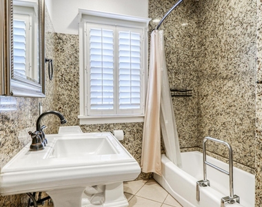 715 E Robinson Avenue - Photo Thumbnail 30