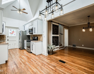 715 E Robinson Avenue - Photo Thumbnail 18