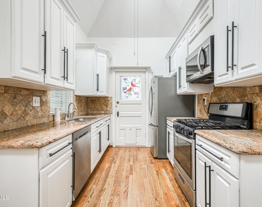 715 E Robinson Avenue - Photo Thumbnail 13