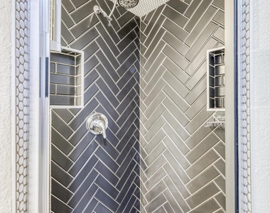 715 E Robinson Avenue - Photo Thumbnail 54