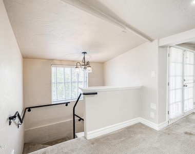 715 E Robinson Avenue - Photo Thumbnail 37