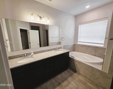 12936 Tatenhill Drive - Photo Thumbnail 11