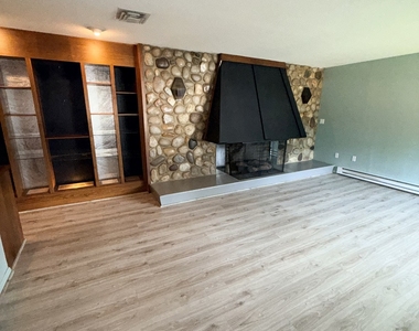 307 North Road - Photo Thumbnail 9