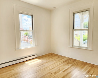 200 Harral Avenue - Photo Thumbnail 4