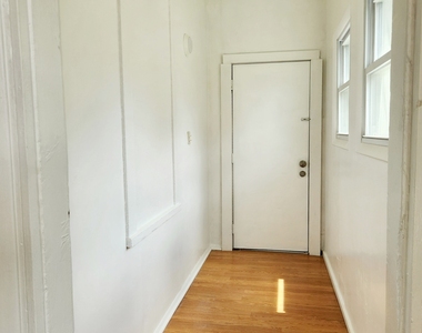 200 Harral Avenue - Photo Thumbnail 6