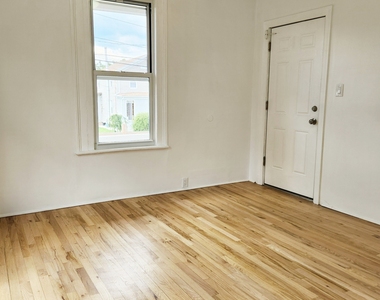 200 Harral Avenue - Photo Thumbnail 3