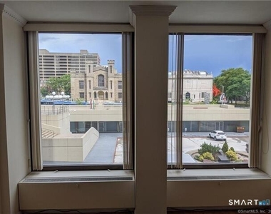 1 Gold Street - Photo Thumbnail 3