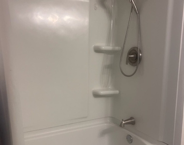 466 Derby Avenue - Photo Thumbnail 8