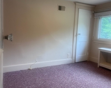 466 Derby Avenue - Photo Thumbnail 2
