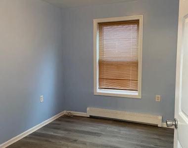 765 Arctic Street - Photo Thumbnail 2