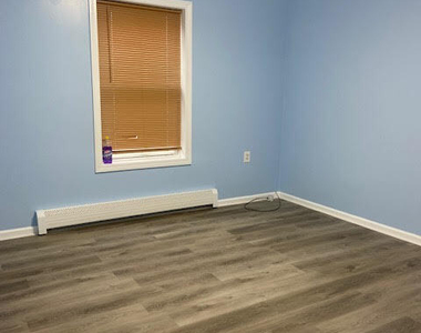 765 Arctic Street - Photo Thumbnail 4