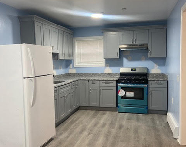 765 Arctic Street - Photo Thumbnail 6