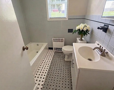 474 Lexington Avenue - Photo Thumbnail 2