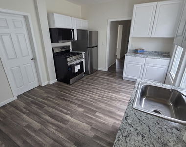 15 Walnut Street - Photo Thumbnail 9