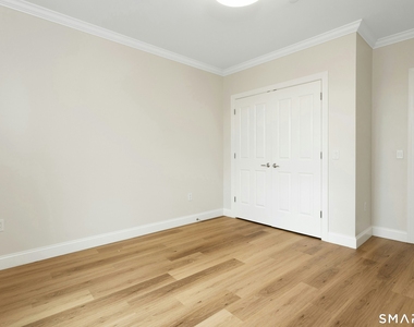 340 Heights Road - Photo Thumbnail 8