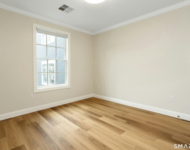 340 Heights Road - Photo Thumbnail 7