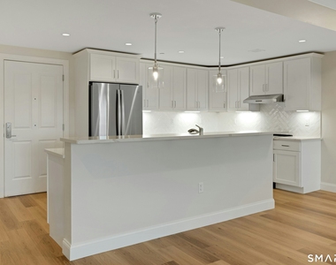 340 Heights Road - Photo Thumbnail 4