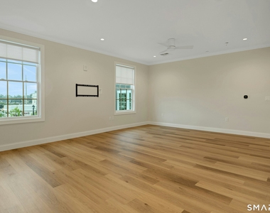 340 Heights Road - Photo Thumbnail 2