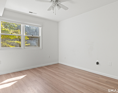 500 Glendale Avenue - Photo Thumbnail 10