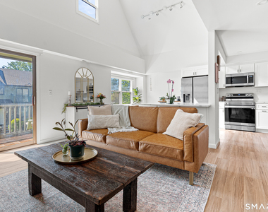 500 Glendale Avenue - Photo Thumbnail 2