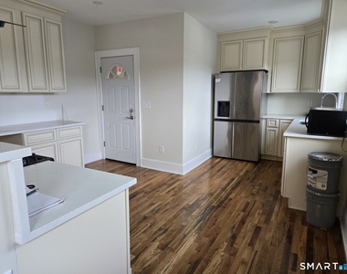 921 Cooke Street - Photo Thumbnail 5