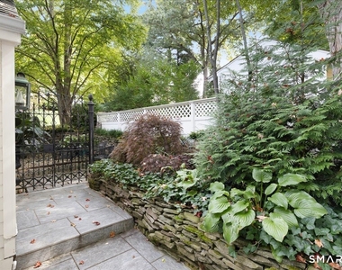 281 Pequot Avenue - Photo Thumbnail 19