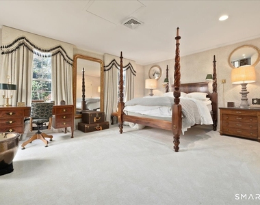281 Pequot Avenue - Photo Thumbnail 11