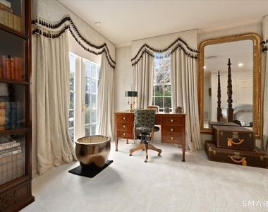 281 Pequot Avenue - Photo Thumbnail 12