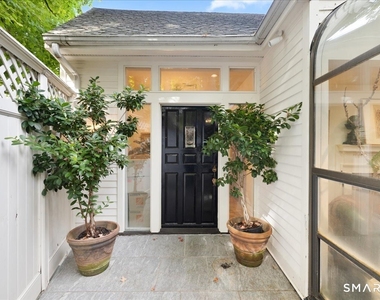 281 Pequot Avenue - Photo Thumbnail 1