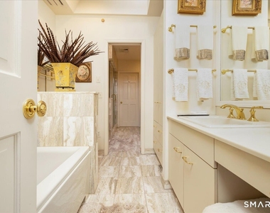 281 Pequot Avenue - Photo Thumbnail 14