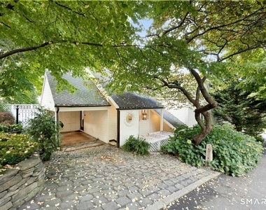 281 Pequot Avenue - Photo Thumbnail 24