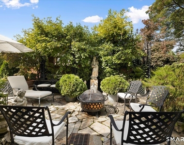 281 Pequot Avenue - Photo Thumbnail 23