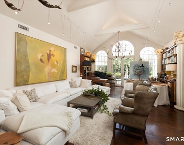 281 Pequot Avenue - Photo Thumbnail 5