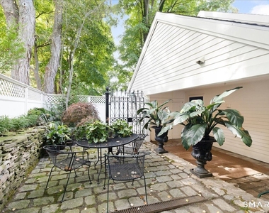 281 Pequot Avenue - Photo Thumbnail 25