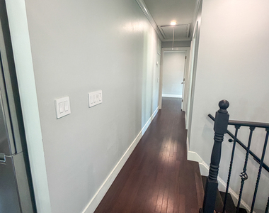17 Kingsbury Road - Photo Thumbnail 13