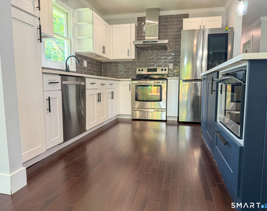 17 Kingsbury Road - Photo Thumbnail 10