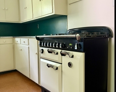 320 Valley Road - Photo Thumbnail 15