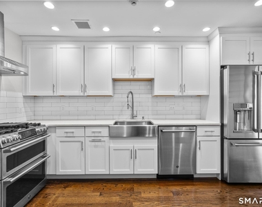 95 Harbour Close - Photo Thumbnail 14