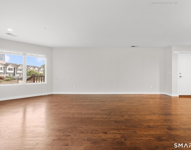 95 Harbour Close - Photo Thumbnail 6