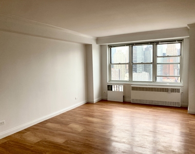 747 10th Avenue - Photo Thumbnail 6
