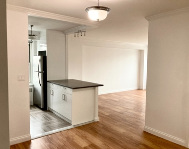 747 10th Avenue - Photo Thumbnail 3