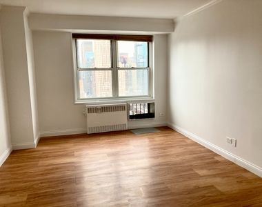 747 10th Avenue - Photo Thumbnail 7