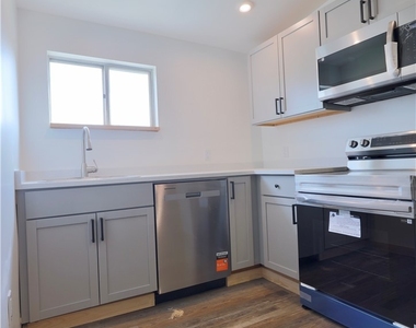 401 Brinton Ave - Photo Thumbnail 16