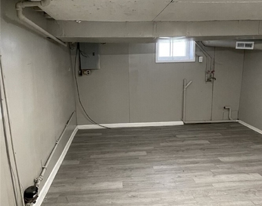 239 Ormond Ave - Photo Thumbnail 5