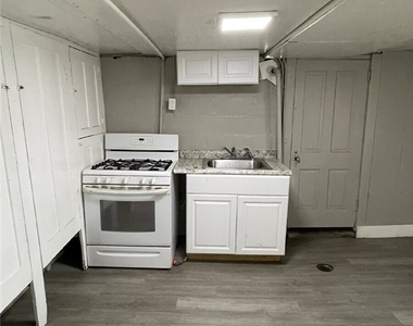 239 Ormond Ave - Photo Thumbnail 4